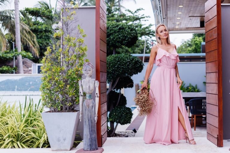 pink dress
